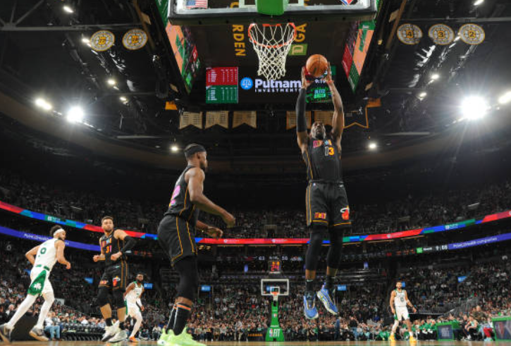  昂热,中场核心远射世界波,锁定胜局